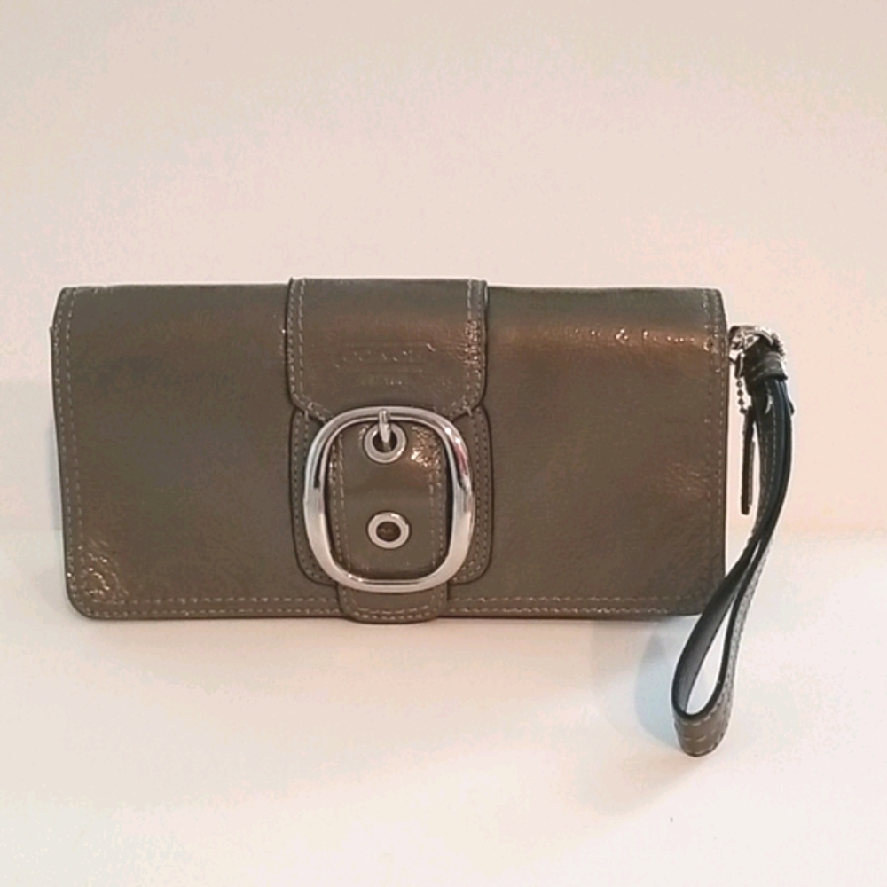 Coach Soho Gray Patent Wristlet Bag - Picture 15 of 16
